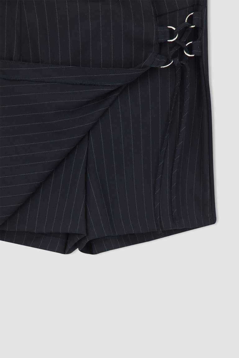 Slim Fit Ekoseli Kapaklı Şort Etek