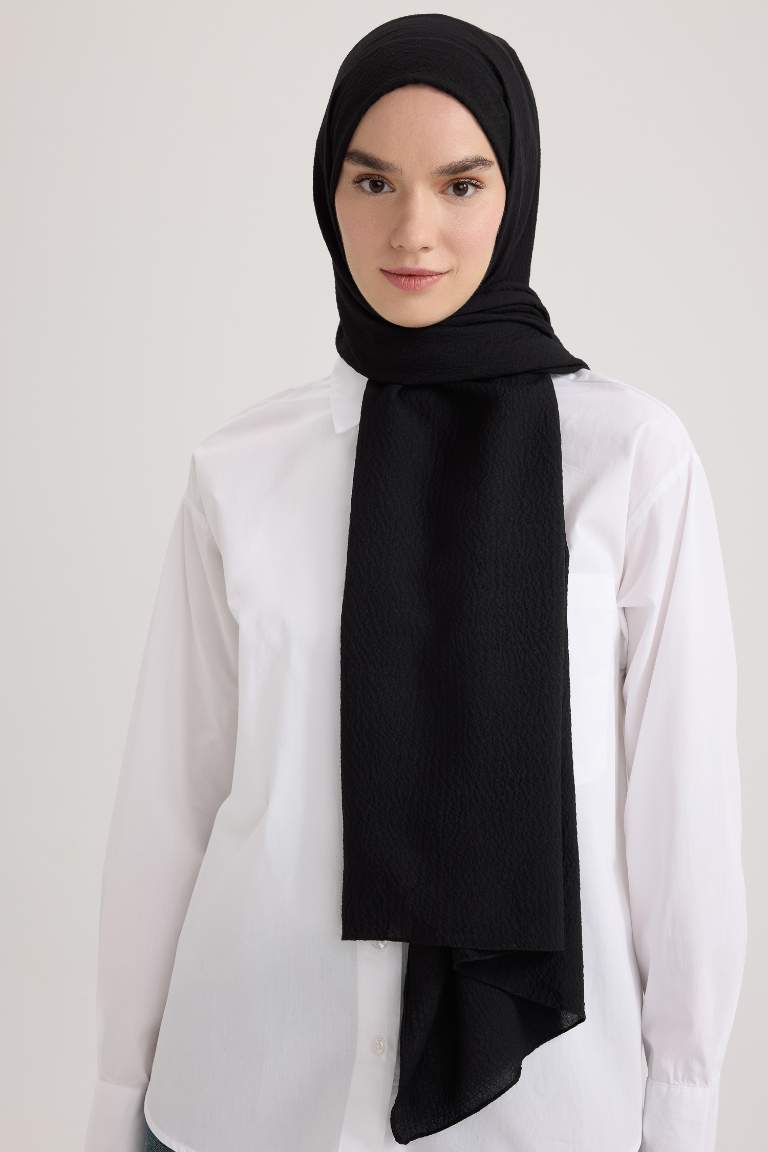 Woman Textured Hijab Scarf