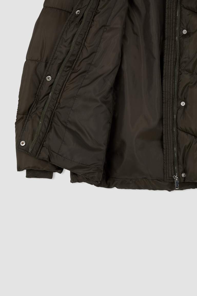 Su İtici Oversize Geniş Kesim Kapüşonlu Suni Kürklü Mont