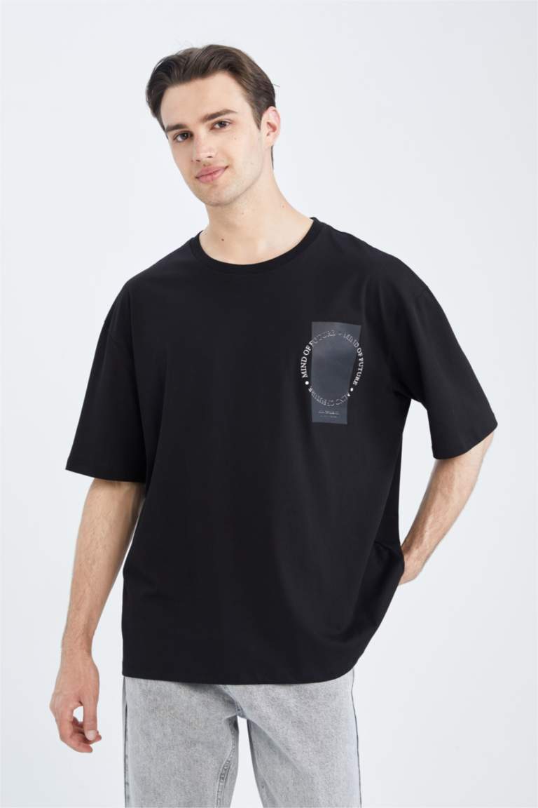 Oversized Short Sleeve Minimal Print T-Shirt
