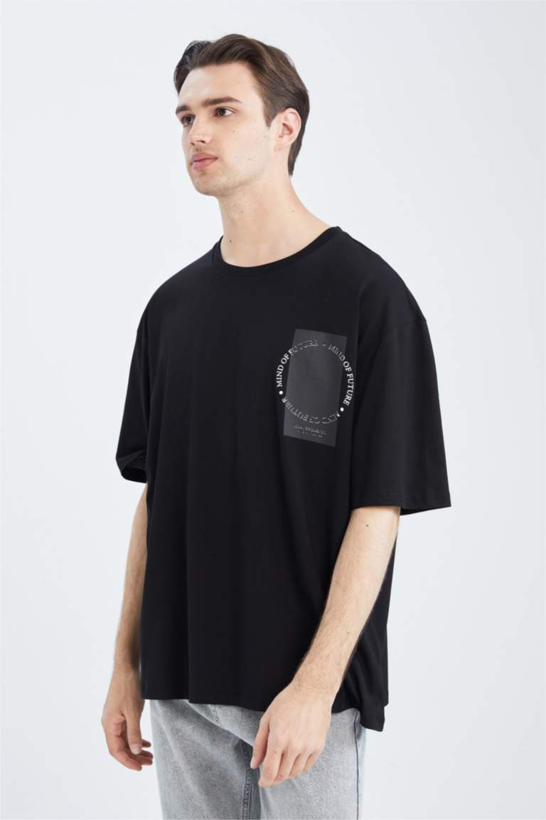 Oversized Short Sleeve Minimal Print T-Shirt