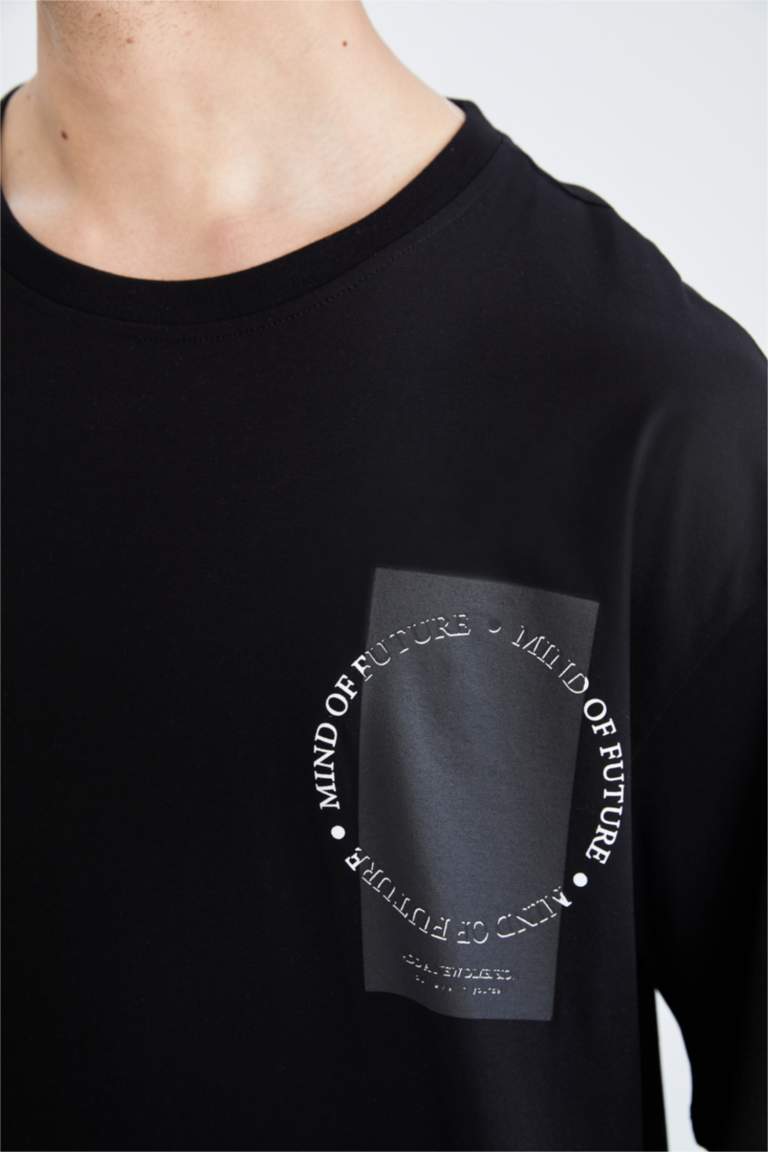 Oversized Short Sleeve Minimal Print T-Shirt