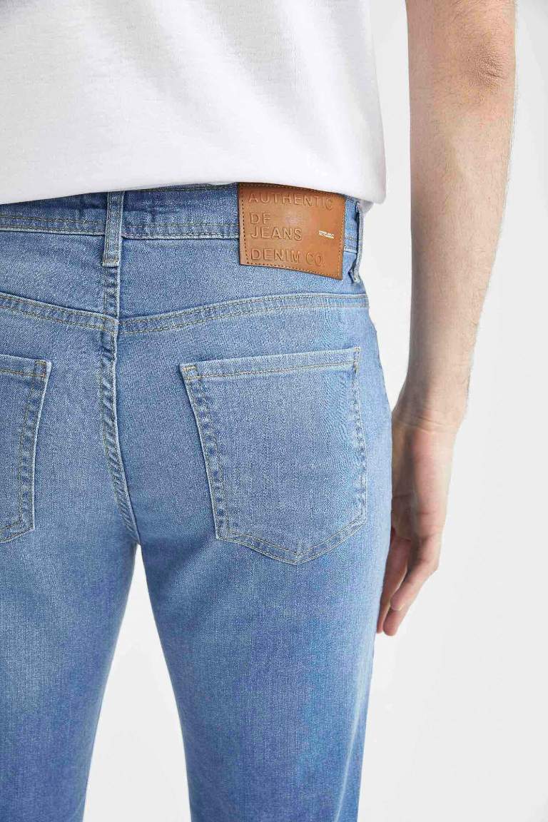 Carrot Fit Jeans