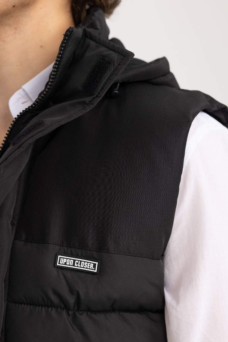 Su İtici Regular Fit Çıkarılabilir Kapüşonlu Fermuarlı Cepli Şişme Yelek