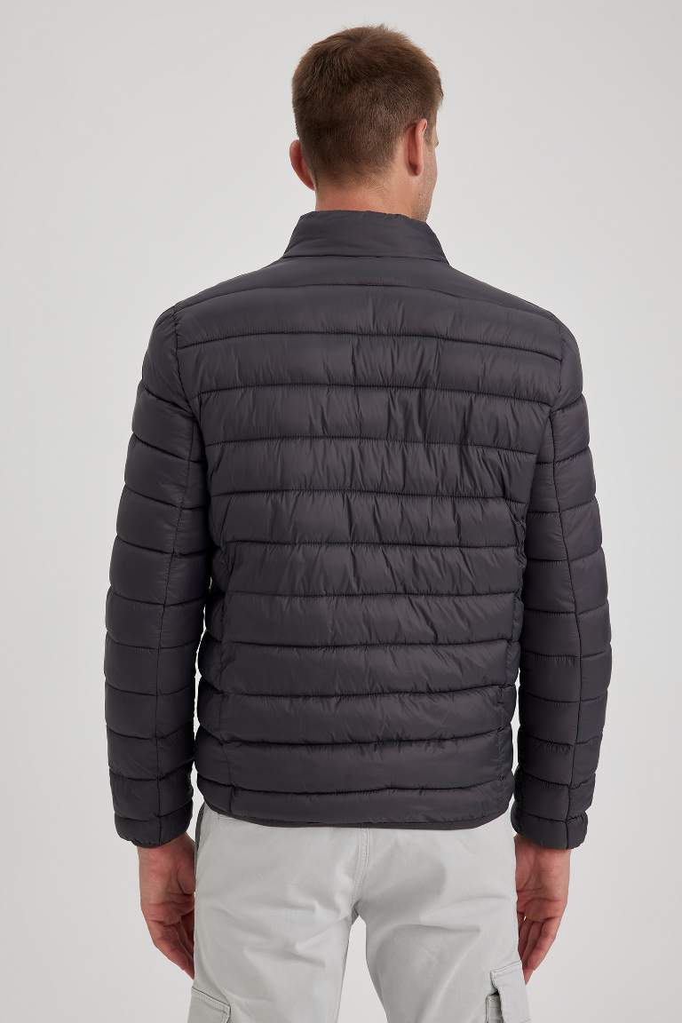 Rüzgar Geçirmez Su İtici Slim Fit Fermuar Kapamalı Cepli Mevsimlik Hafif Şişme Mont