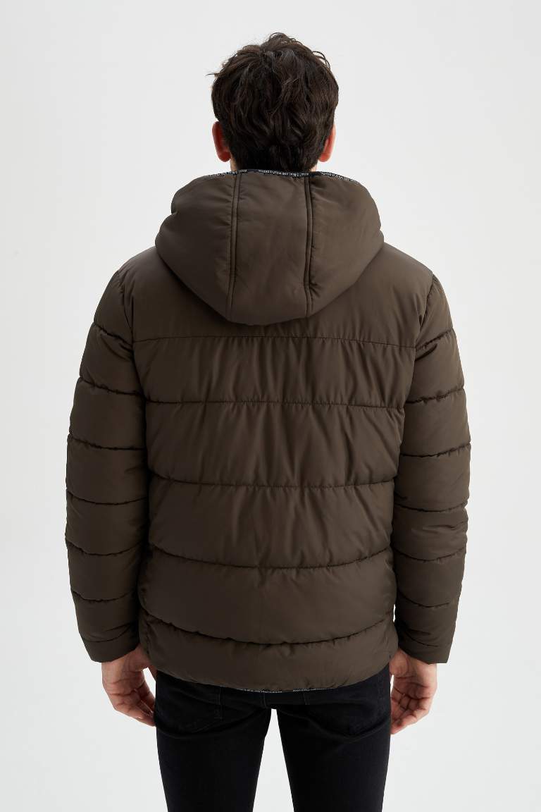 Regular Fit Kapüşonlu Rüzgar Geçirmez Puffer Şişme Mont
