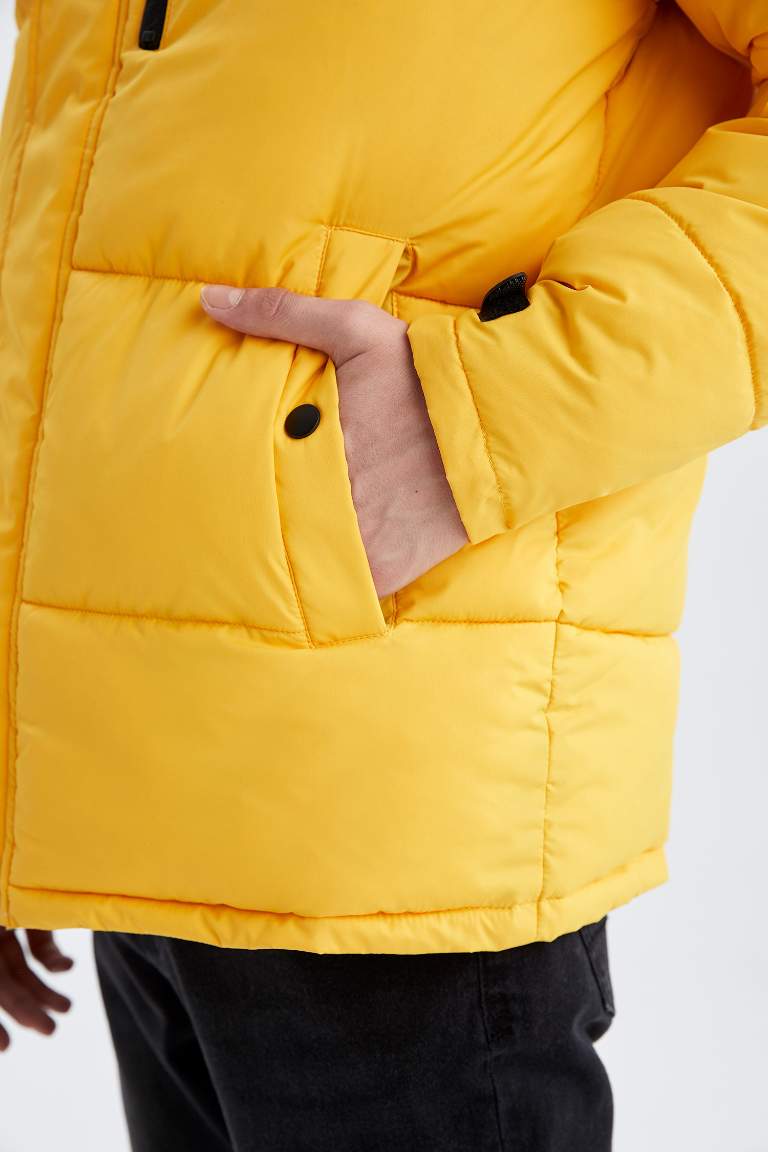 Regular Fit Dik Yaka Su İtici Isı Yalıtımlı Warmtech Şişme Mont