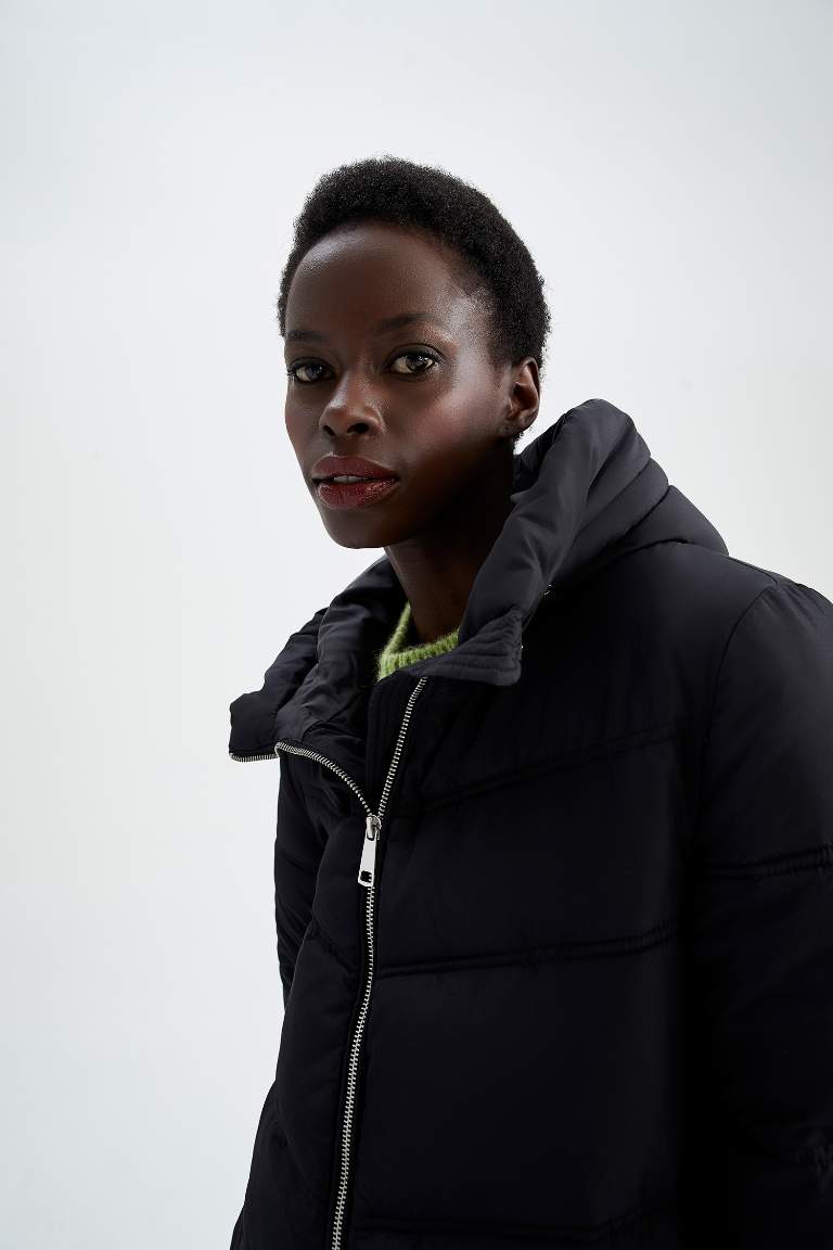 Relax Fit Kapüşonlu Parka