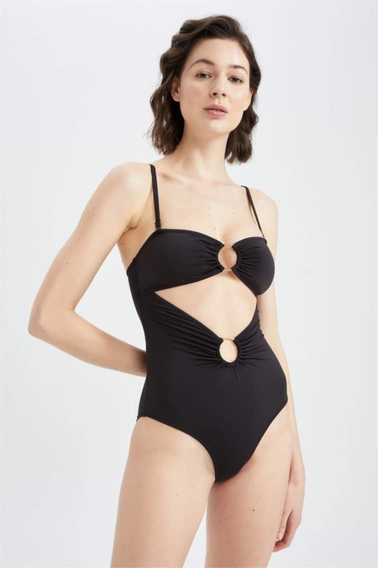 مايو سباحة بقصة عادي مفصل بالحلقة من Fall In Love