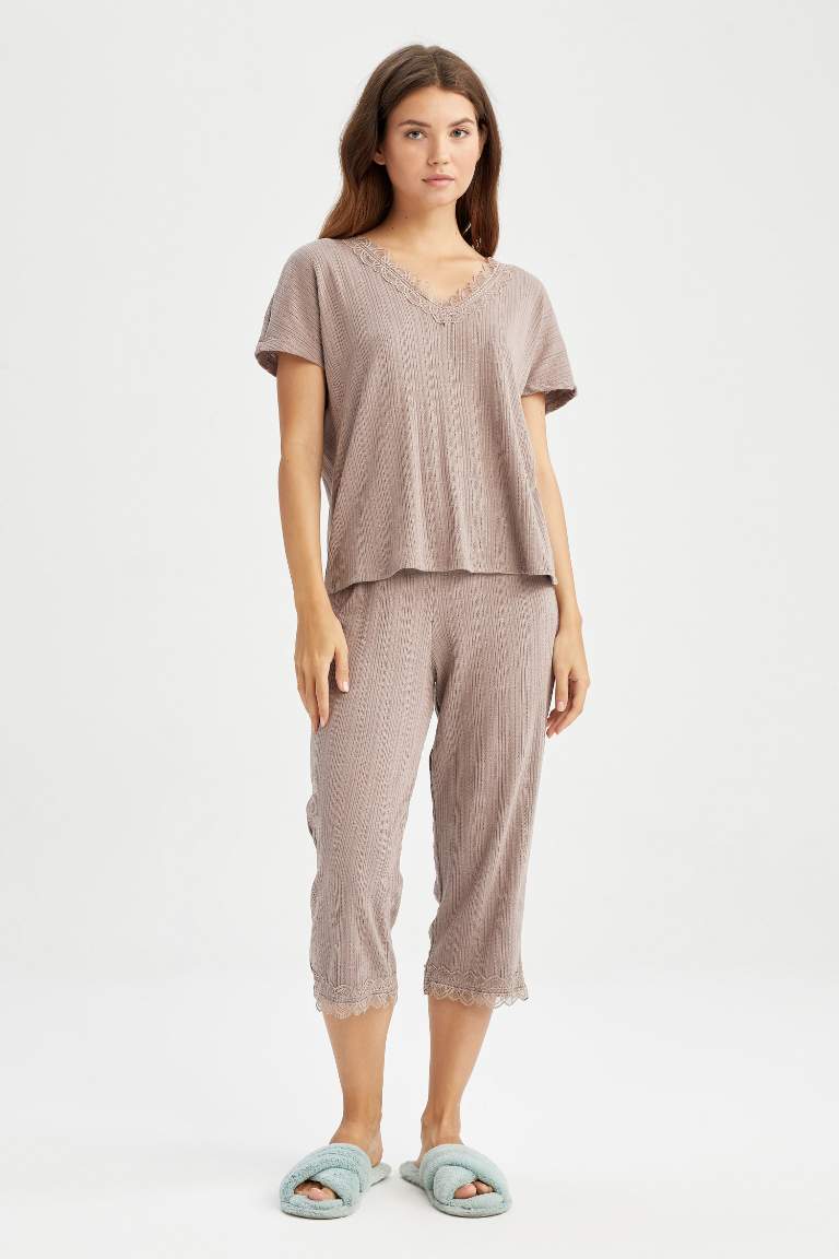 Fall in Love Regular Fit V Yaka Kısa Kollu Pijama Üstü