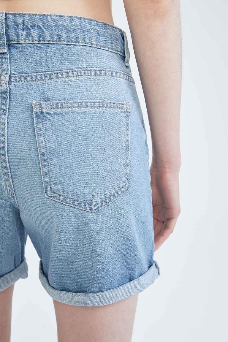Boyfriend Fit Mini Jean Short