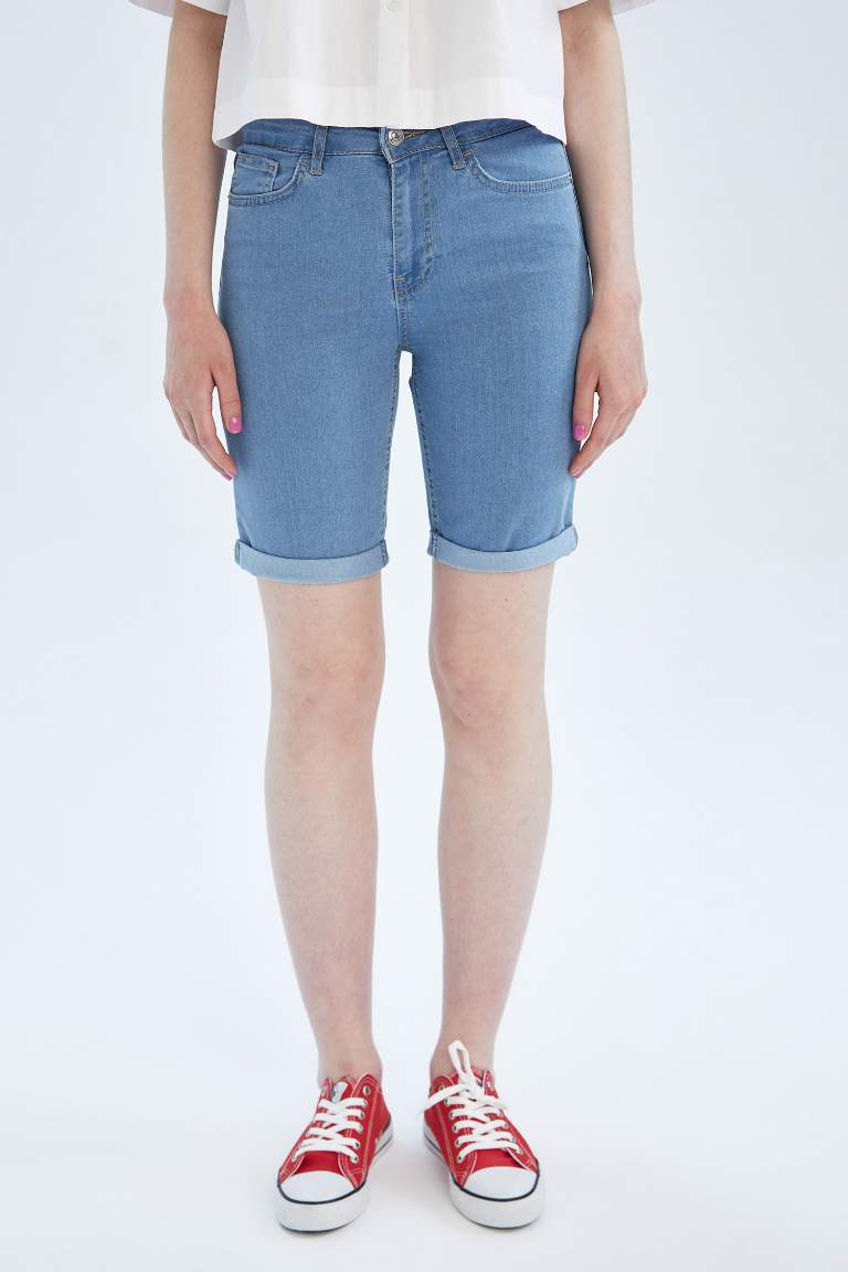 Short en Jean Plié à Taille Régulière