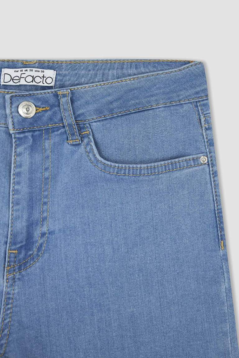 Short en Jean Plié à Taille Régulière