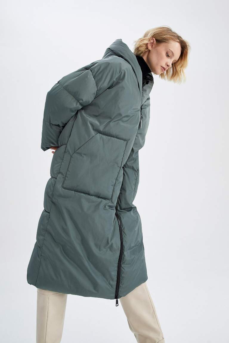 Relax Fit Kapüşonlu Parka