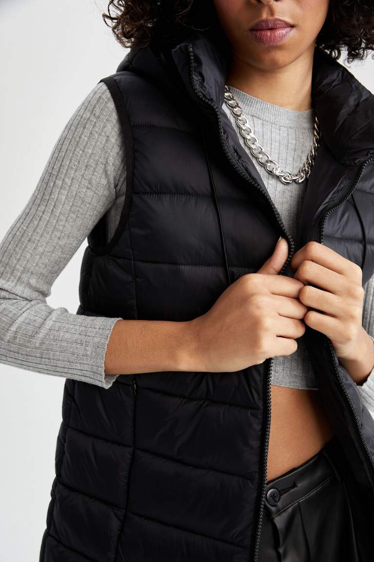 Regular Fit Kapüşonlu Yelek
