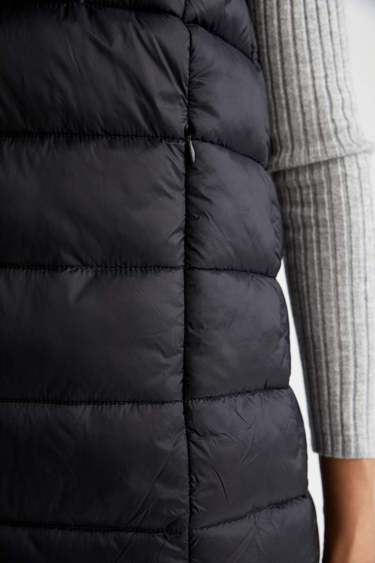Regular Fit Kapüşonlu Yelek