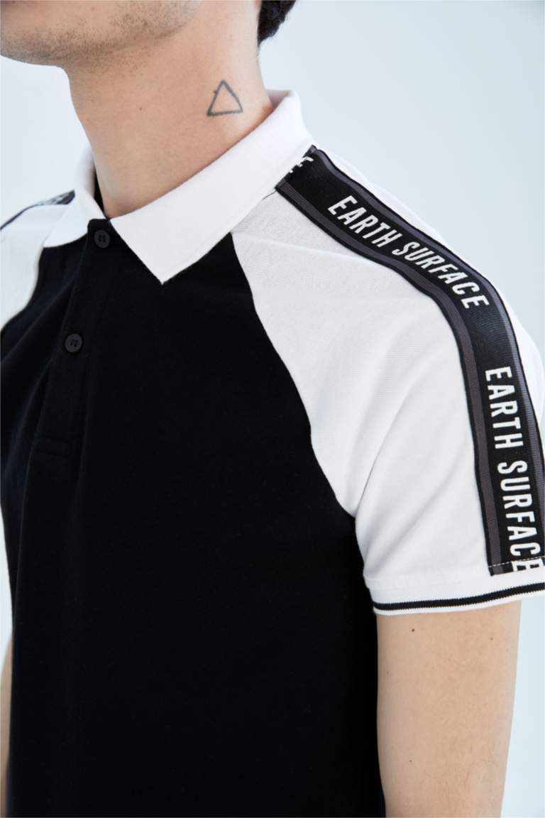 Muscle Fit Polo Yaka Baskılı Pamuklu Penye Tişört