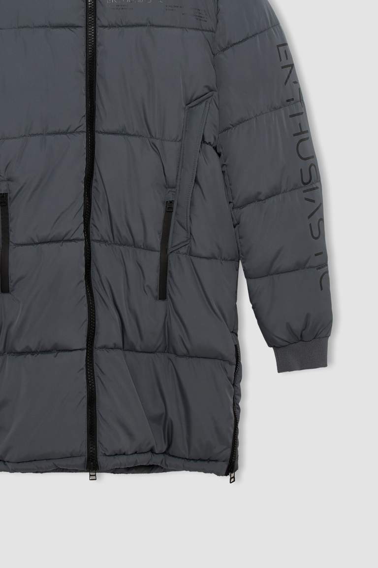 Regular Fit Rüzgar ve Su Geçirmez Kapüşonlu Mont