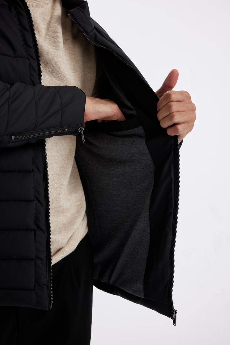 Slim Fit Dar Kesim Dik Yaka Fermuarlı Cepli Suni Deri Ceket Mont