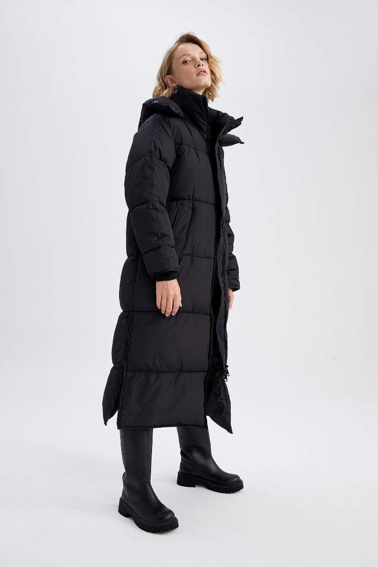 Thermal Waterproof Hooded Puffer Jacket