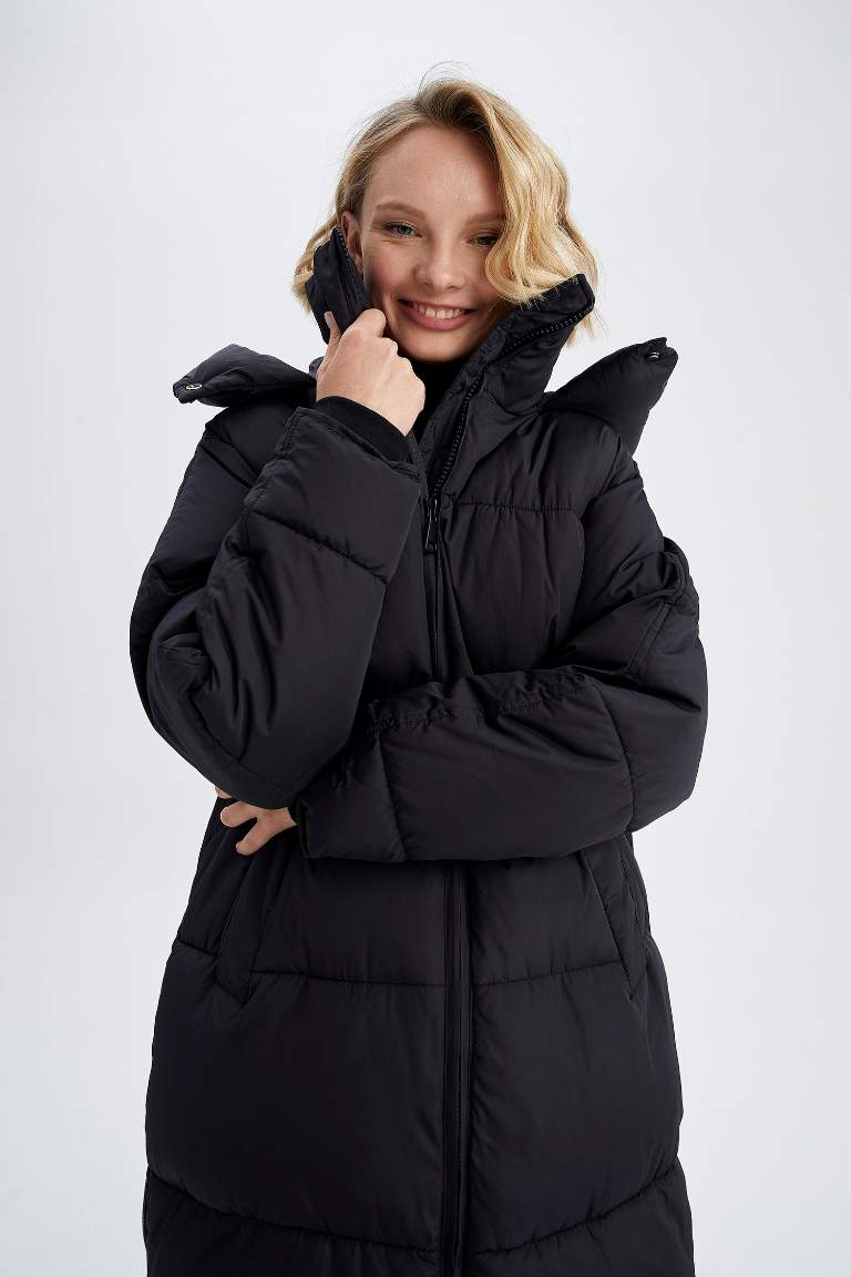 Thermal Waterproof Hooded Puffer Jacket