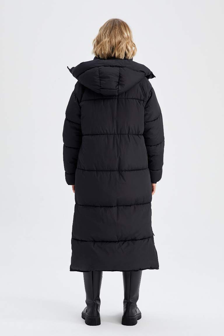 Thermal Waterproof Hooded Puffer Jacket