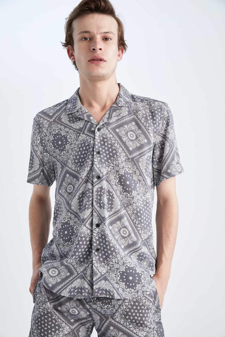 Regular Fit Apache Neck Viscose Printed Short Sleeve Shirt