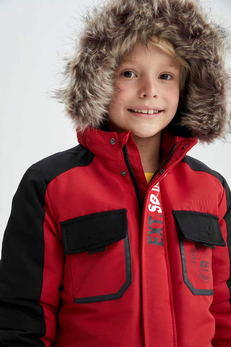 Erkek Çocuk Polar Astarlı Kapüşonlu Suni Kürklü Mont