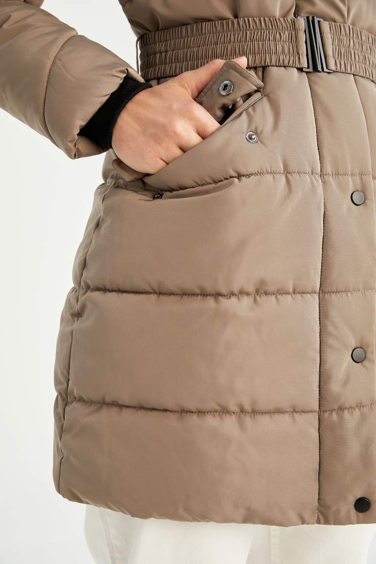 Isı Yalıtımlı Su İtici Kapüşonlu Şişme Mont Parka