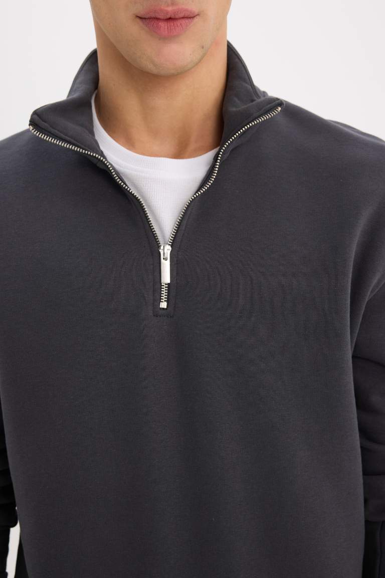 Comfort Regular Fit Zippered Basic Sweatshirt