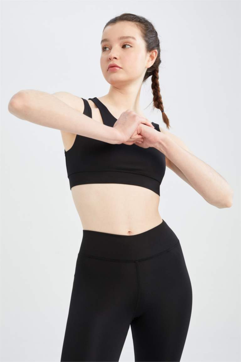 Black WOMAN Defacto Fit Crew Neck Sports Bra 2532340 DeFacto