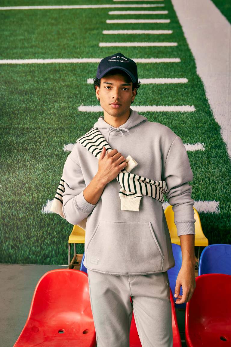 Regular Fit Kapüşonlu Kanguru Cepli İçi Yumuşak Tüylü Basic Düz Sweatshirt