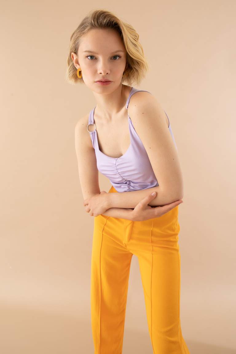 Slim Fit Dar Kesim Kare Yaka Atlet