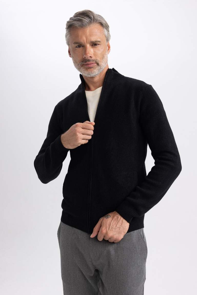 Slim Fit Dar Kesim Dik Yaka Triko Hırka