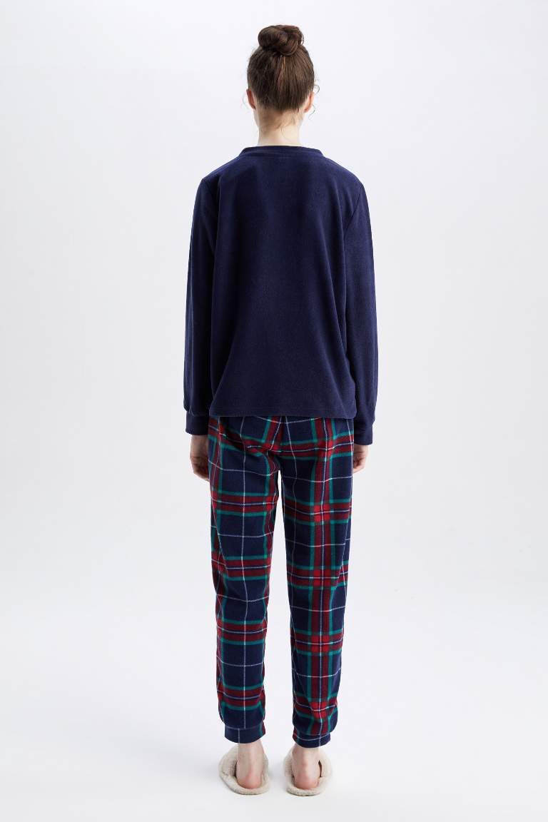 Fall in Love Yılbaşı Temalı Bisiklet Yaka Ayıcık Figürlü Polarlı Pijama Takımı