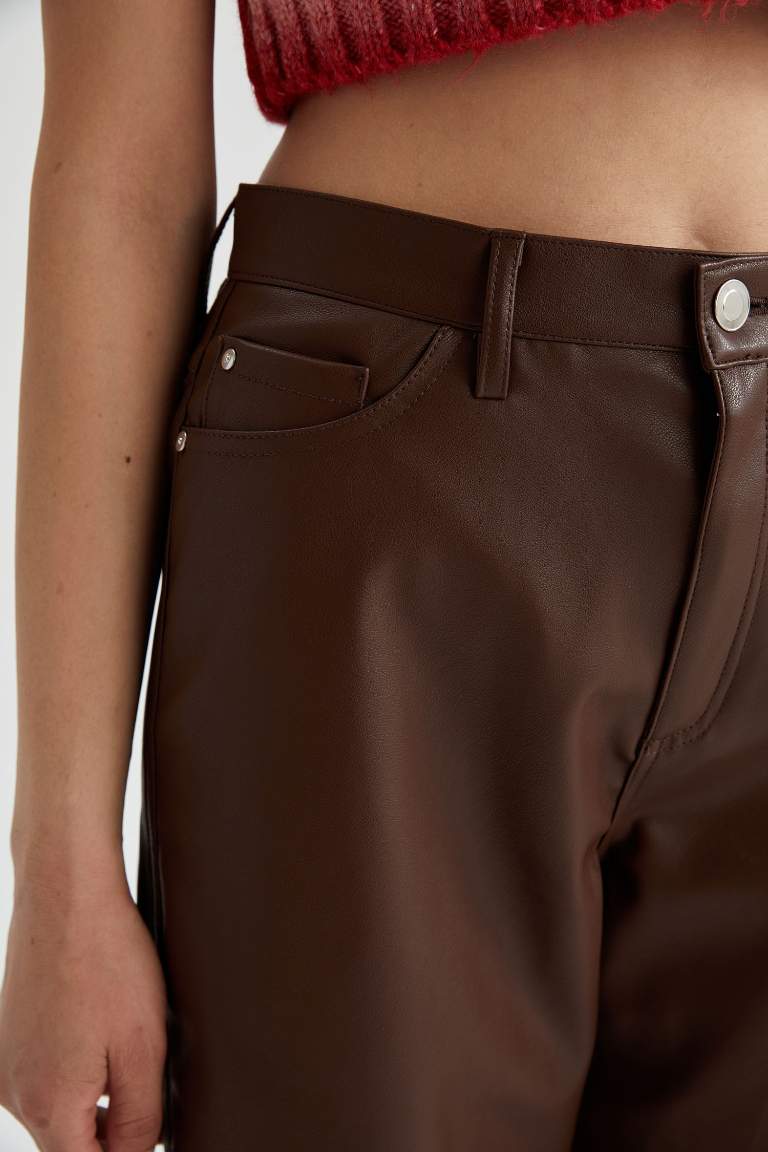 Straight Fit Geniş Paça Suni Deri Pantolon