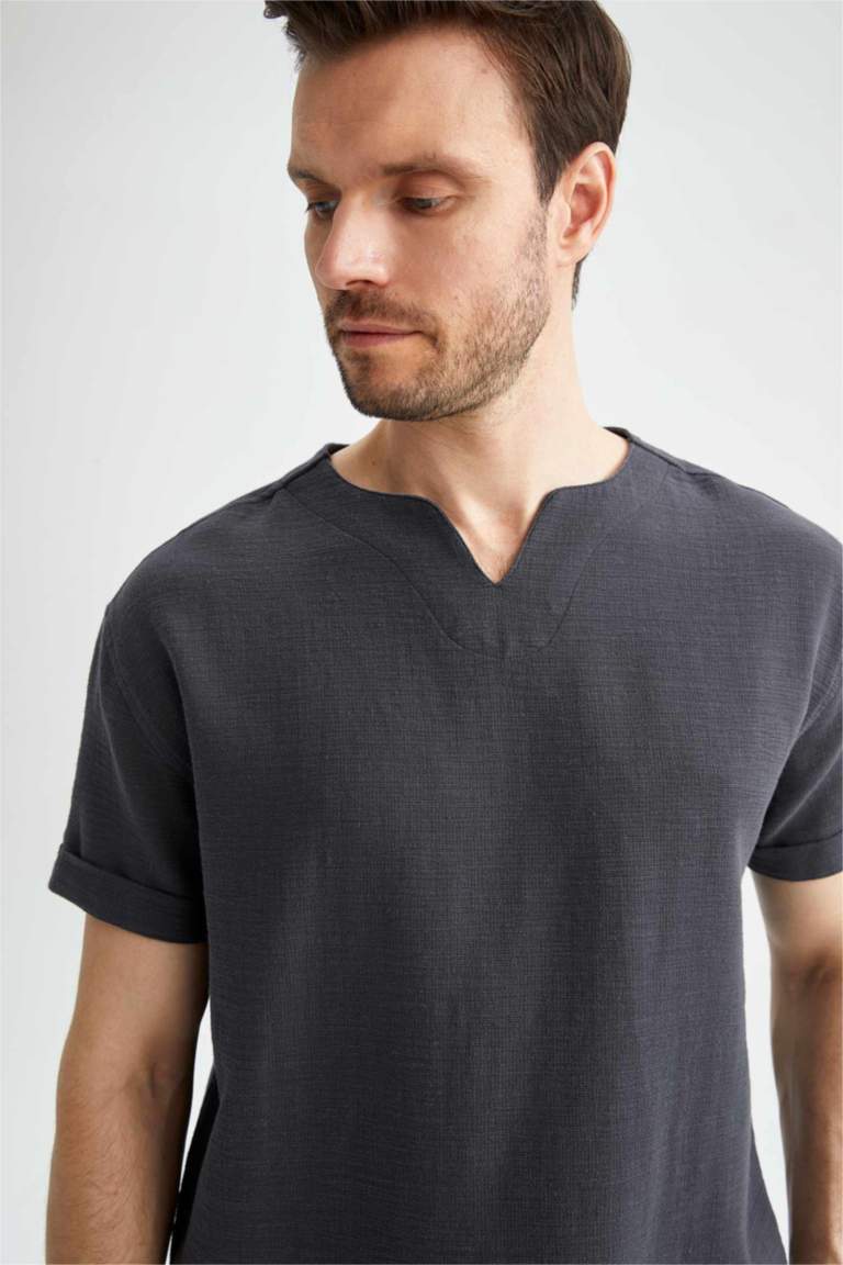 Anthracite MAN Regular Fit V Neck Short Sleeve Shirt 2519145 | DeFacto