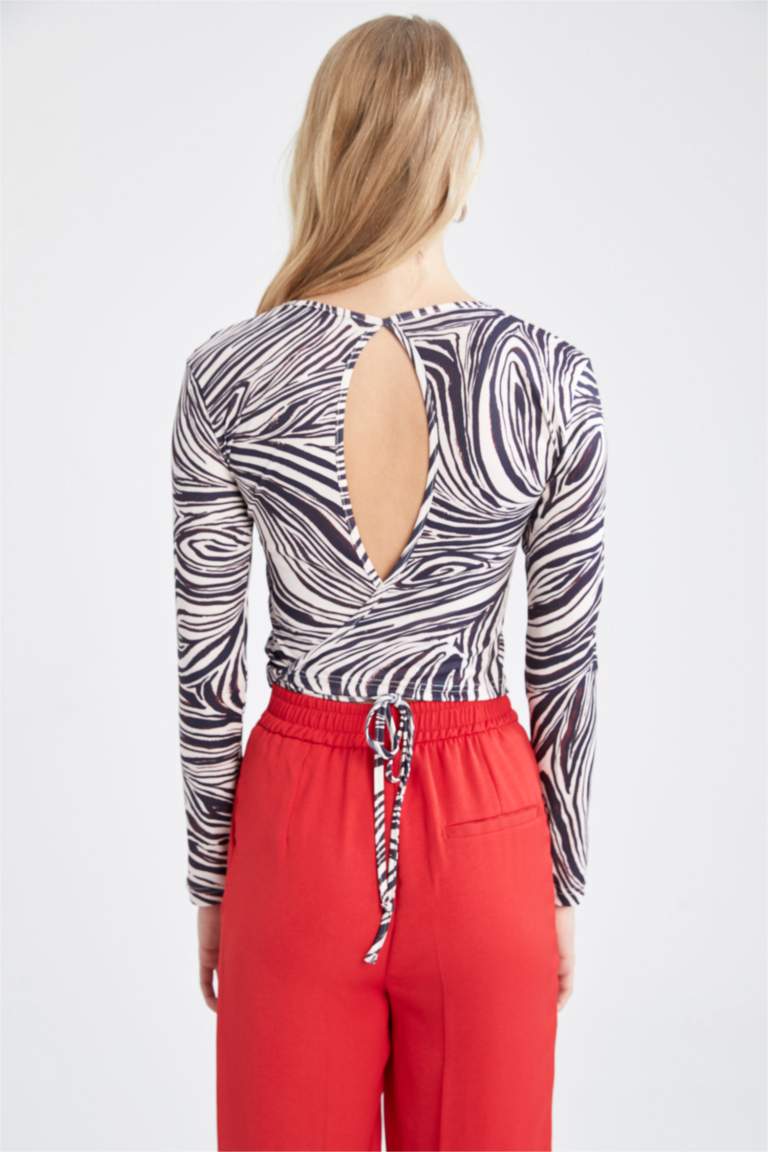 Black WOMAN Slim Fit Long Sleeve Zebra Print Crop Top 2514323 DeFacto