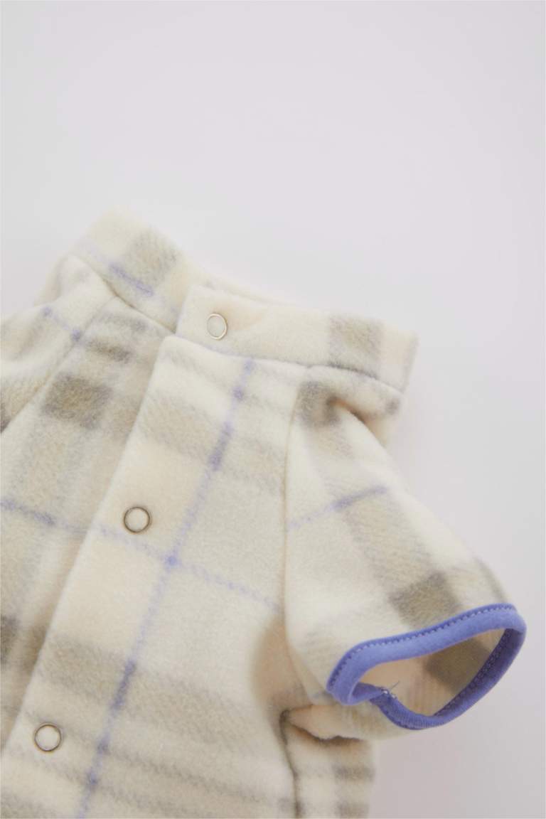 سويت شيرت بقصة عادية بياقة مستديرة بأكمام قصيرة