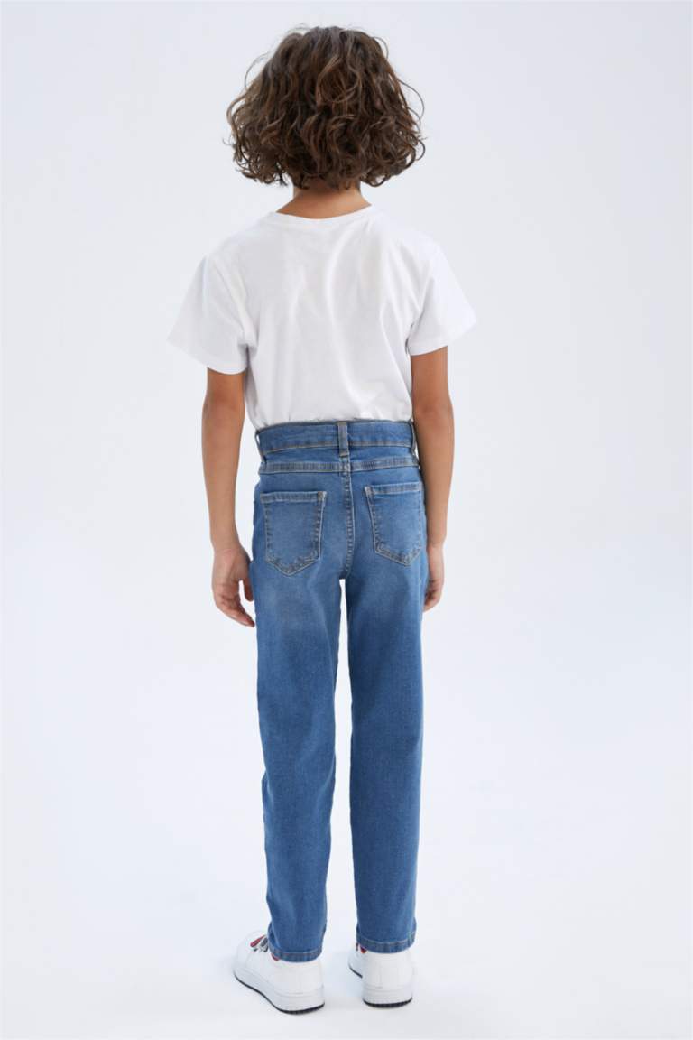 بنطلون جينز ولادي قصة عادية