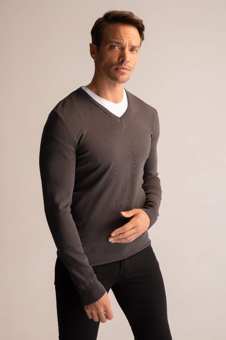 Premium Regular Fit V-Neck Knitted Pullover