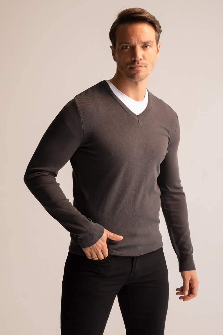 Premium Regular Fit V-Neck Knitted Pullover