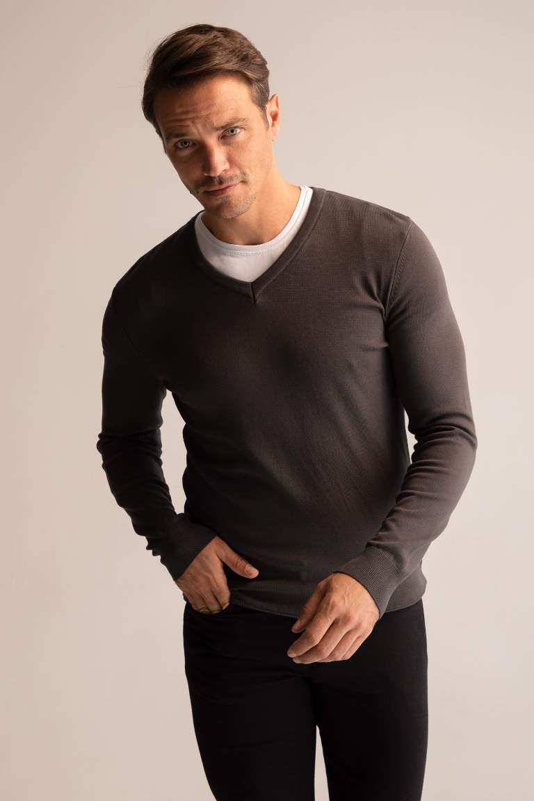 Premium Regular Fit V-Neck Knitted Pullover