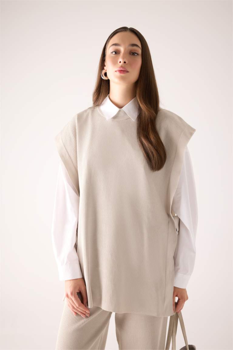 بلوفر كت قصة عادية بياقة مستديرة