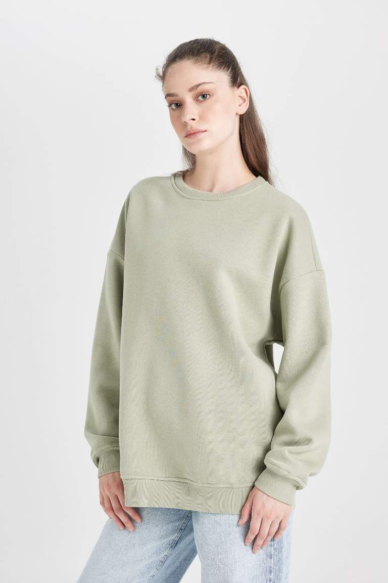 Oversize Fit Long Sleeve Sweatshirt