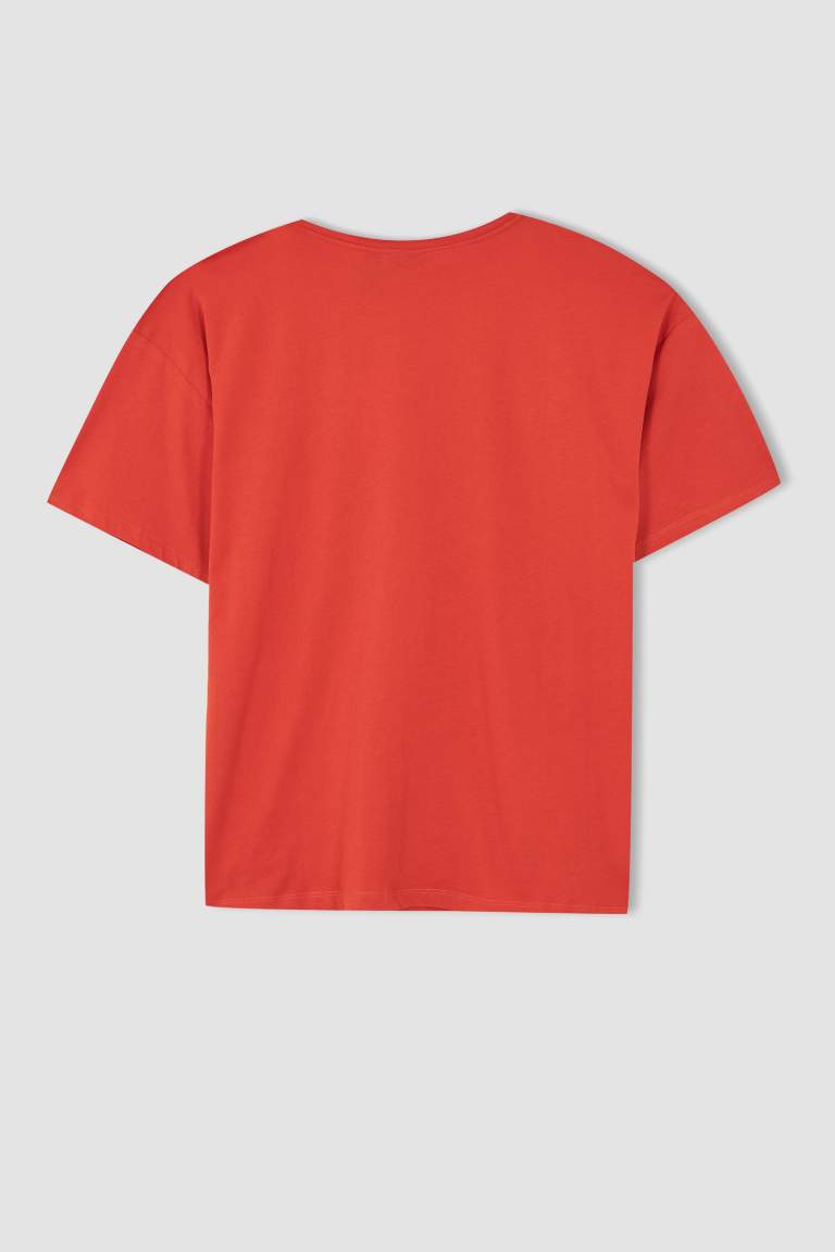 Red WOMAN Chicago Bulls Licensed Crew Neck Short Sleeve T