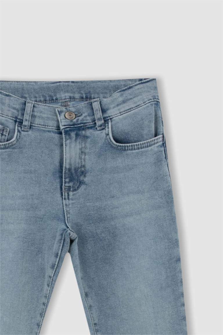 بنطلون جينز ولادي سليم فيت ممزق