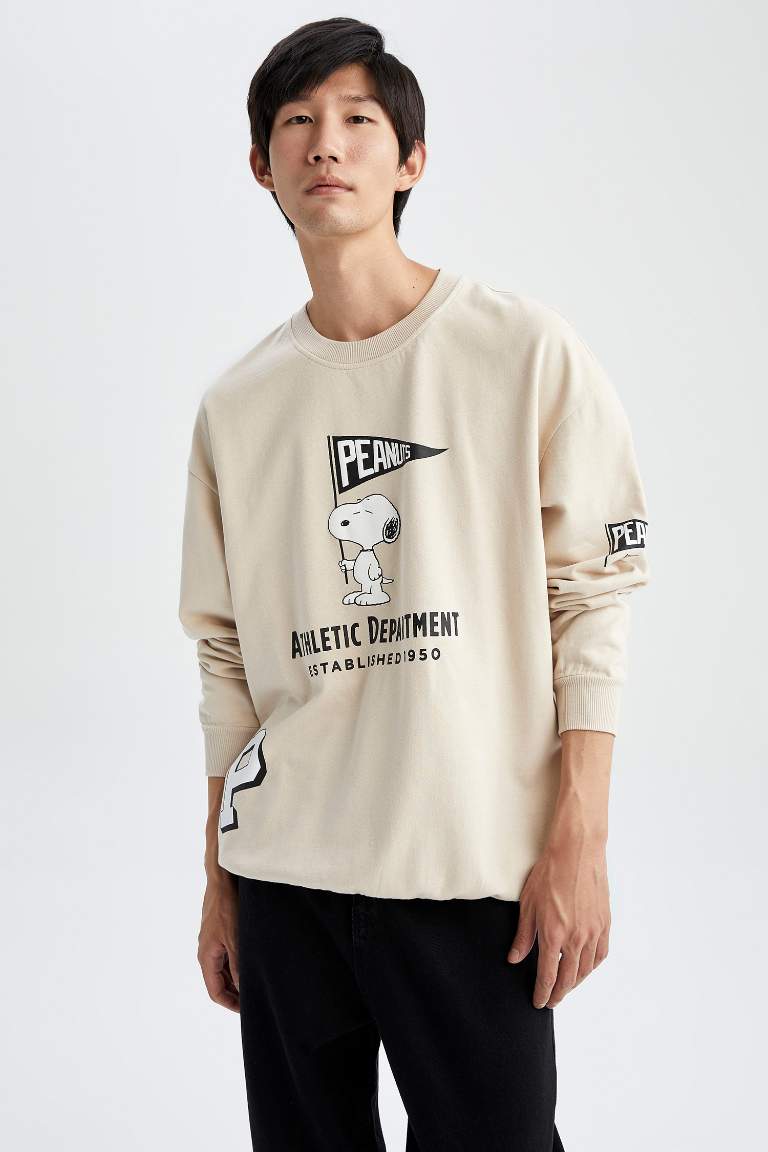 Boxy Fit Snoopy Licensed Sweatshirt