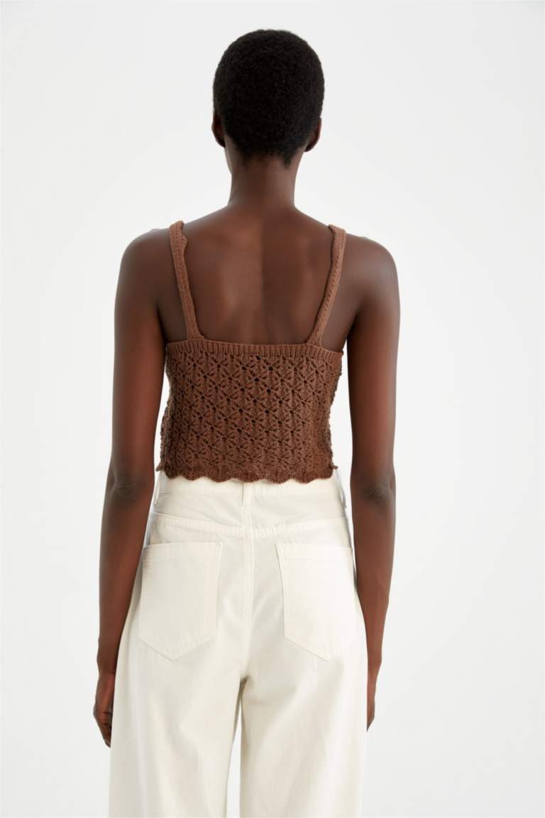 Майка стандартного кроя с кружевом