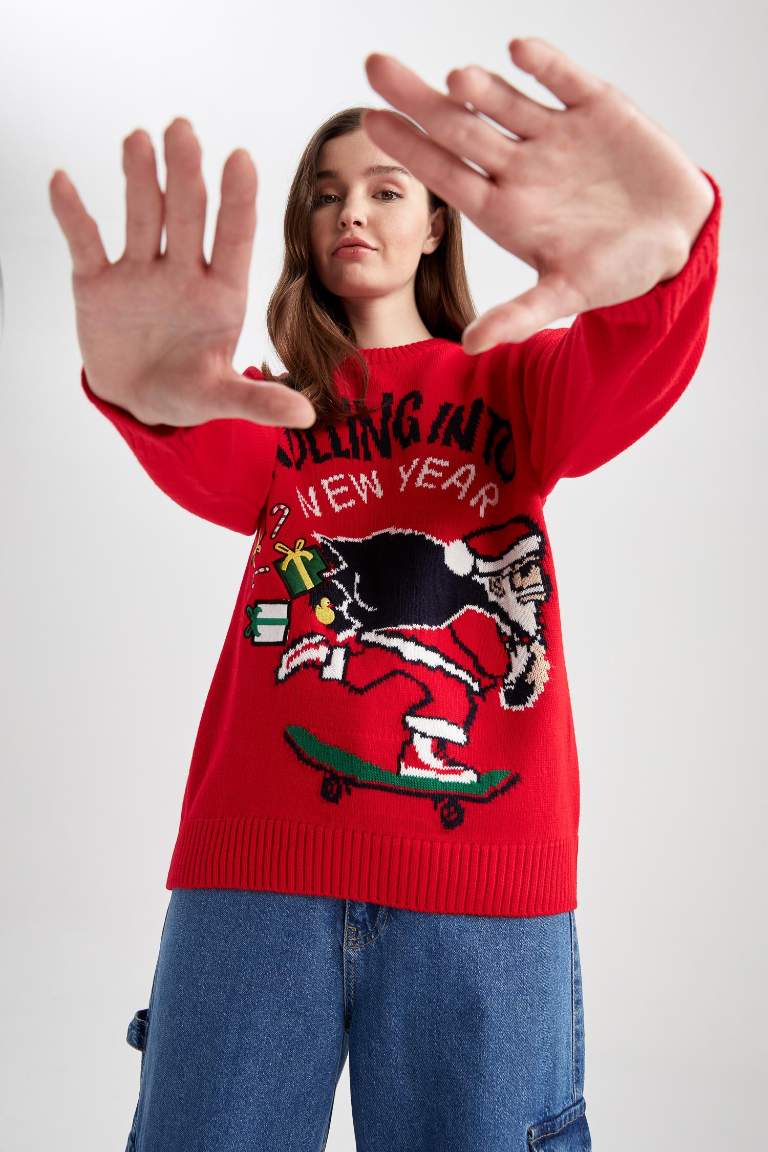 Christmas Themed Crew Neck Red Knit Pullover